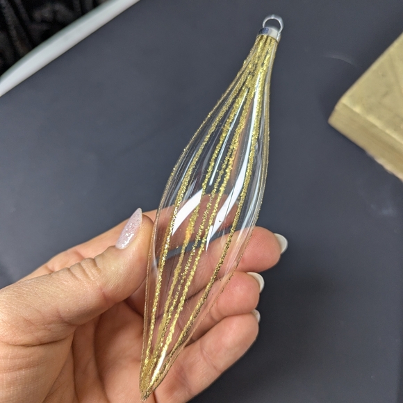 Set of 12 Vintage Gold Glitter Icicle Ornaments – Clear Glass 5” - Picture 3 of 7